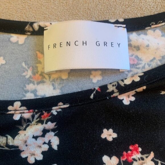 Adorable French Grey Floral Knit Dress - 'Lilian' - Size L - Picture 5 of 8